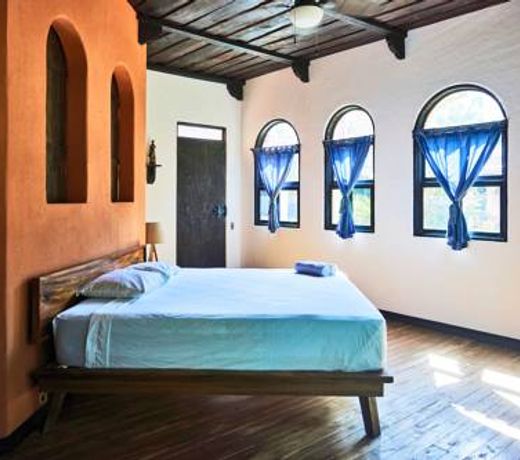 Paradise Beach Lodge