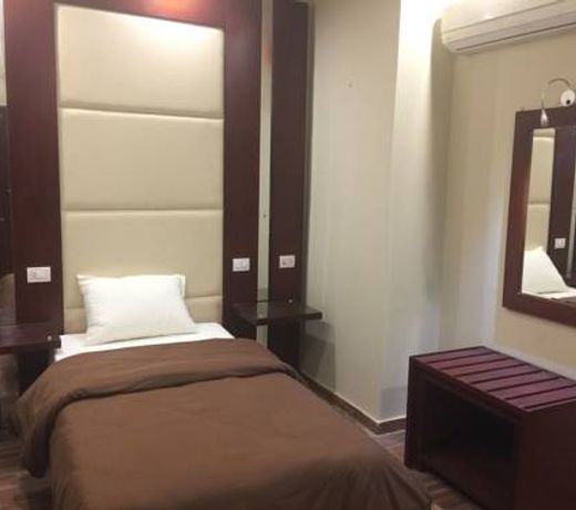 Grand Palace Hotel