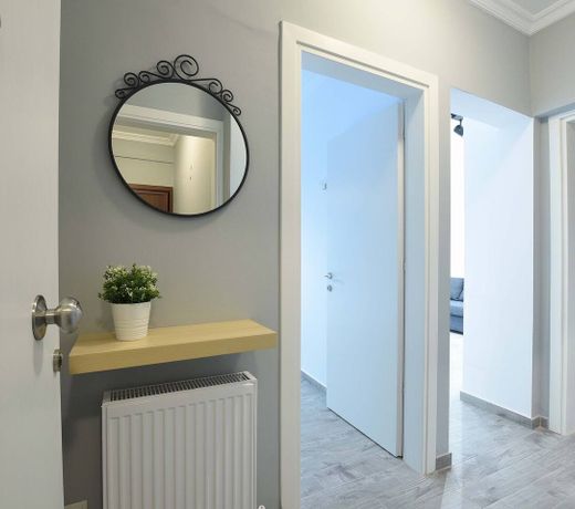 Central Downtown Two Bedroom Apartment