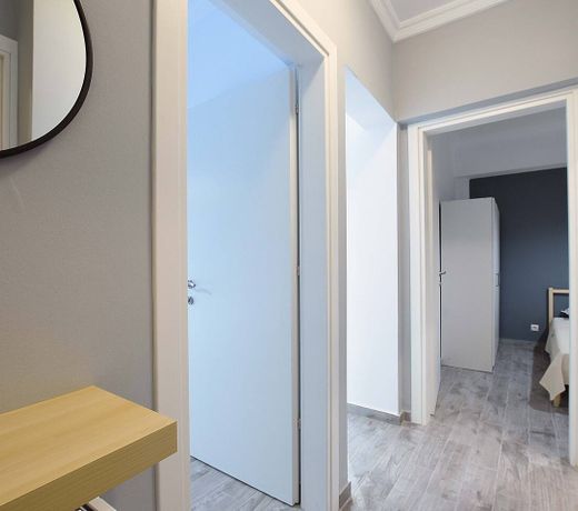 Central Downtown Two Bedroom Apartment