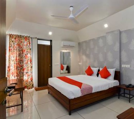 OYO 22827 Hotel Prafulla