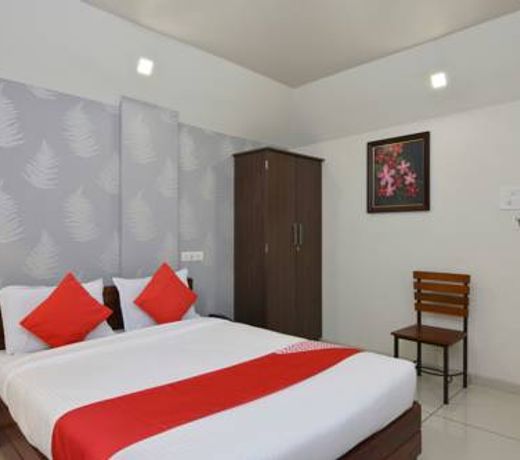 OYO 22827 Hotel Prafulla