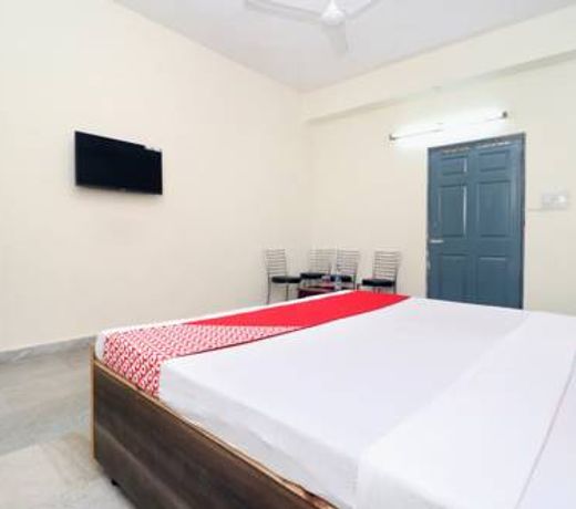 OYO 18570 Hotel Jazz