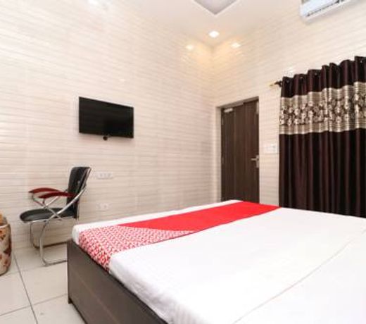 Flagship 18478 Hotel Max