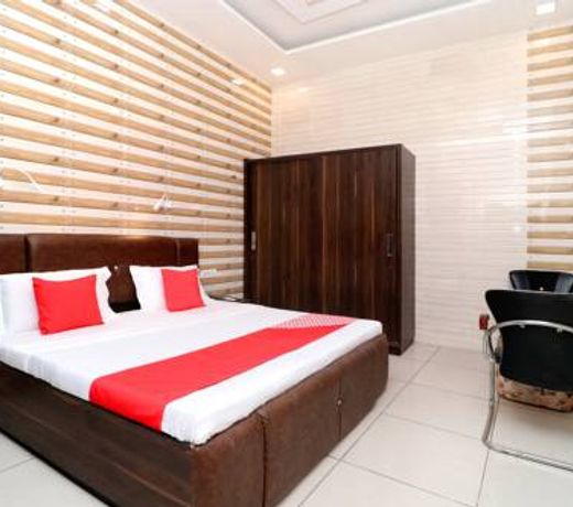 Flagship 18478 Hotel Max