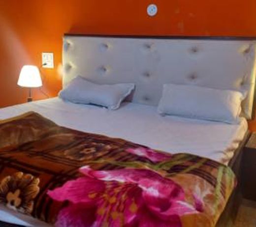 Annie Hotel & Restaurant