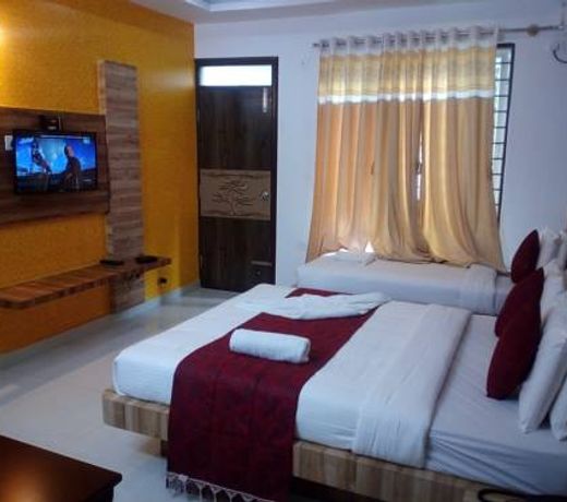 M K arcade hotel