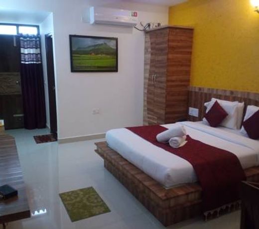 M K arcade hotel
