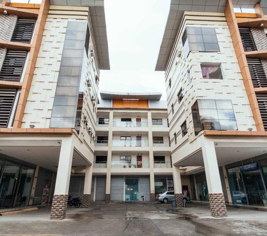OYO 443 Maria Cristina Arcade Suites