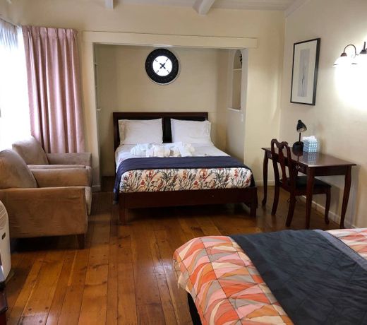 Stanford Inn Rentals Apt #9