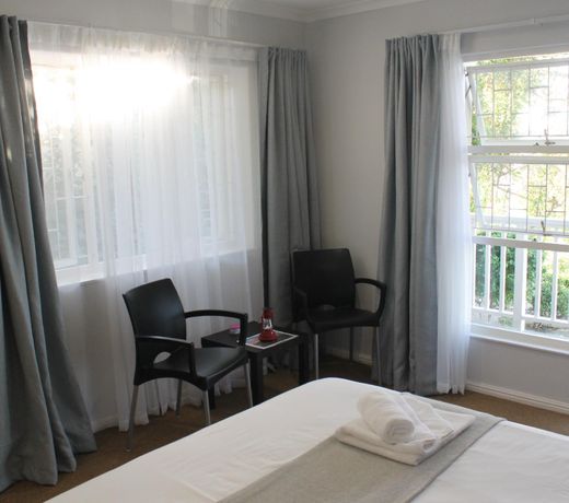 Phoenix Lodge and Waterside Accommodation