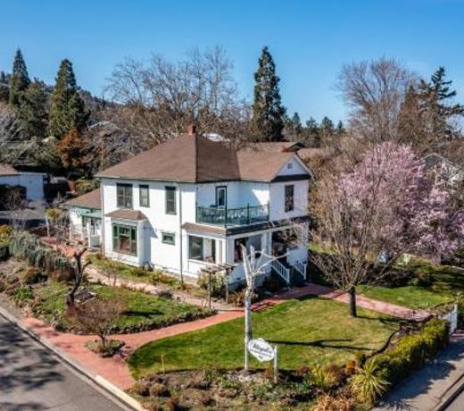 Abigail's Bed and Breakfast Inn