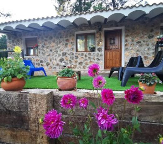 Chalet de MontaÃ±a Parque Natural Calar RÃ­o Mundo - Piscina Comunitaria
