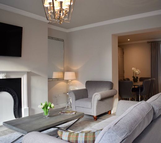 Modern 3 bed penthouse in Templebar