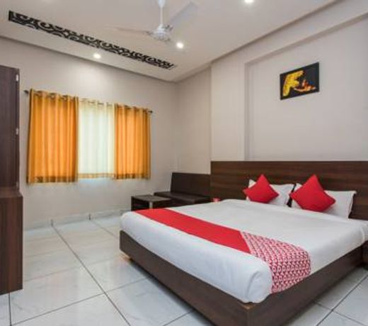 OYO 18757 Nakshatra Inn