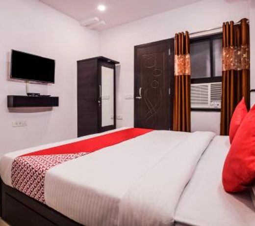 OYO 23296 Hotel Quality Time