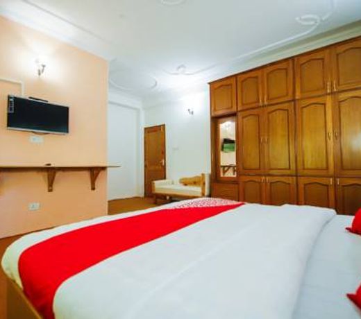 OYO 18636 Cordial Inn