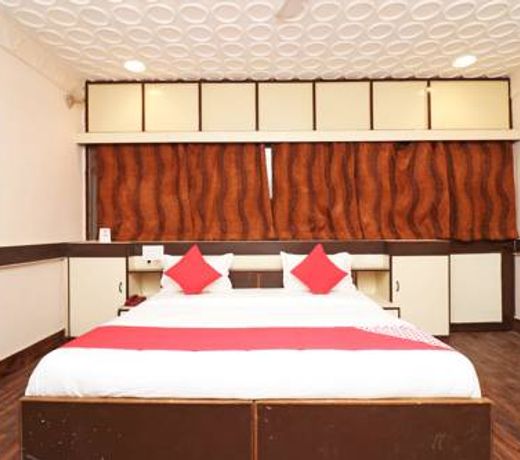 OYO 13657 Hotel Radhika