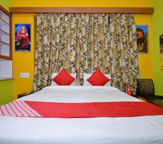 OYO 15984 Crown Plaza Heritage