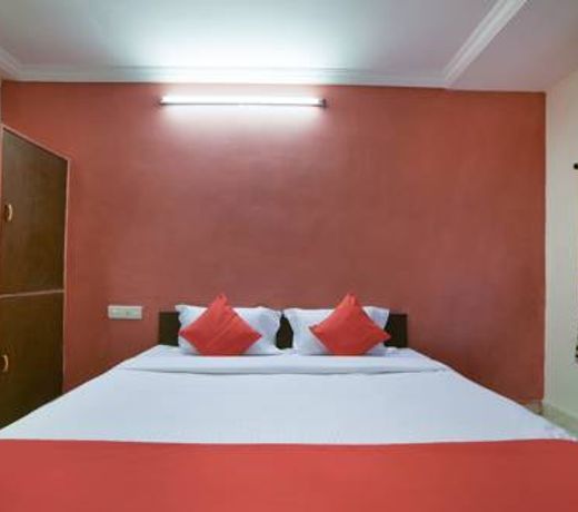 OYO 16533 Hotel Sudarshan