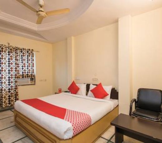 OYO 18333 Hotel The Awesome