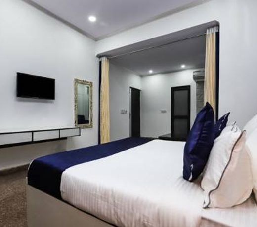 Itsy By Treebo - City Centre Noida