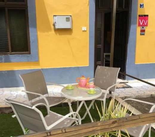 2 bedrooms house with enclosed garden and wifi at Teror