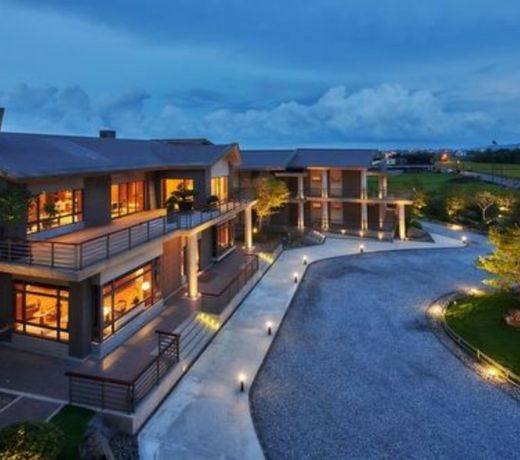 Apex Villa