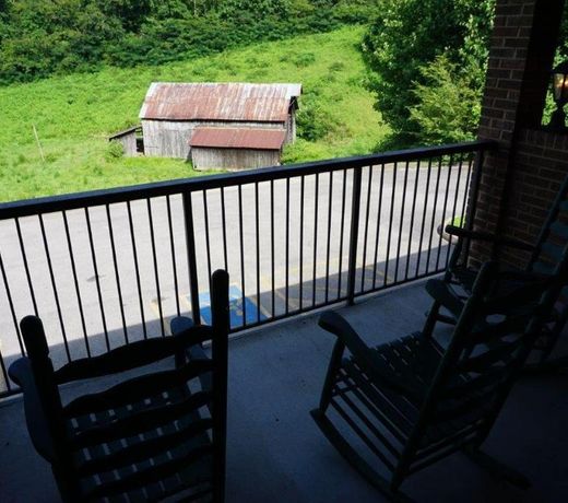 Townsend River Breeze Inn