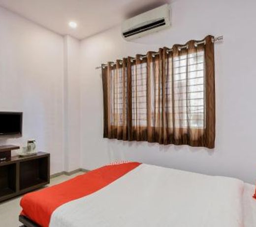 OYO 24115 Flagship Hotel Rajwada