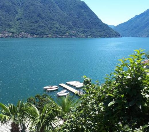 Ca' Bianca Como lake house