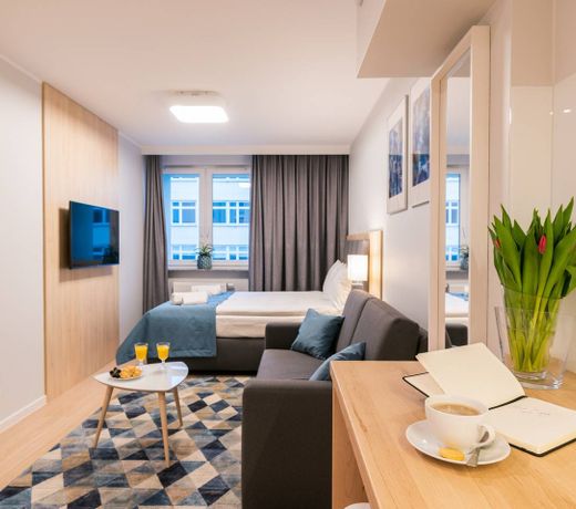 Q17 Apartments