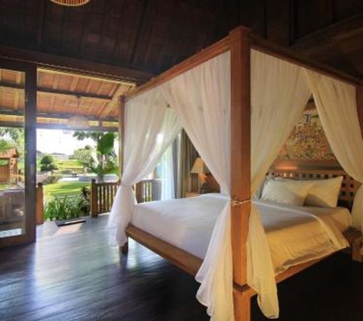 Taulan Villa by Social Hideout