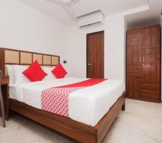 OYO 46995 Hotel Grand Plaza
