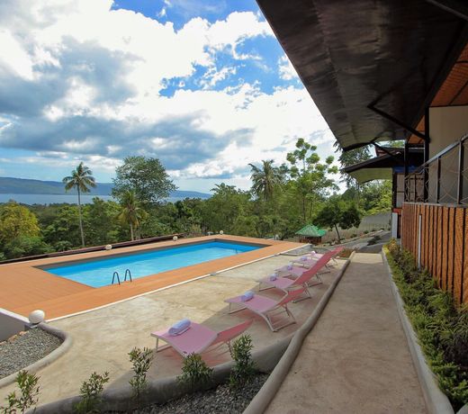 Seascape Inland Resort