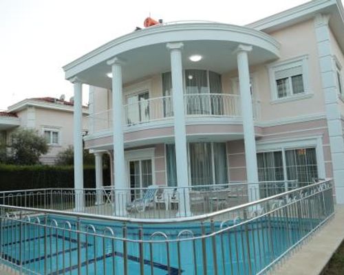 Villa Aslam, Kadriye Mahallesi 236 Sokak No: 1-4 Tolerance Golf Sitesi C-1 Blok, Serik, Antalya - Белек - фото 1