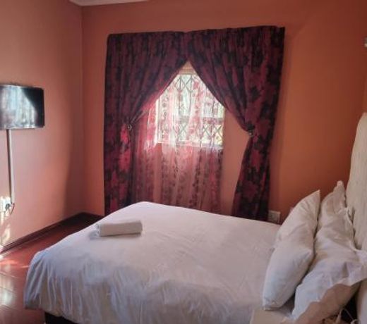 Lalela House