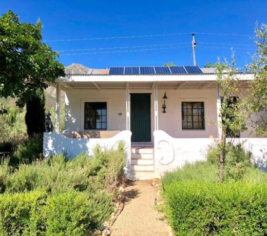 Designer Farm Cottage on Farm