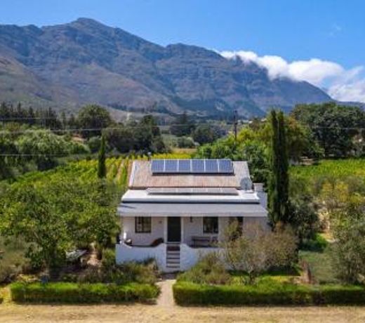 Designer Farm Cottage on Farm
