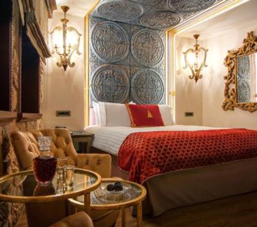 KAMARES Historic Boutique Hotel & Spa