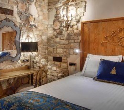 KAMARES Historic Boutique Hotel & Spa