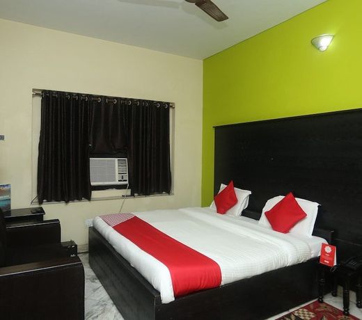Capital O 15091 Gaurav Boarding House