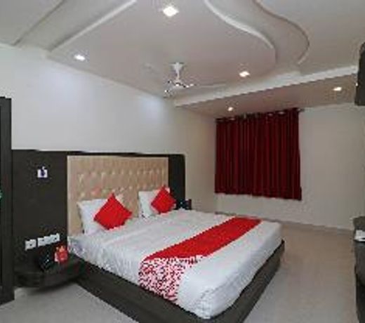 OYO 22979 Saffron Hotel