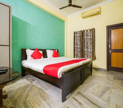 OYO 19121 V G Guest House