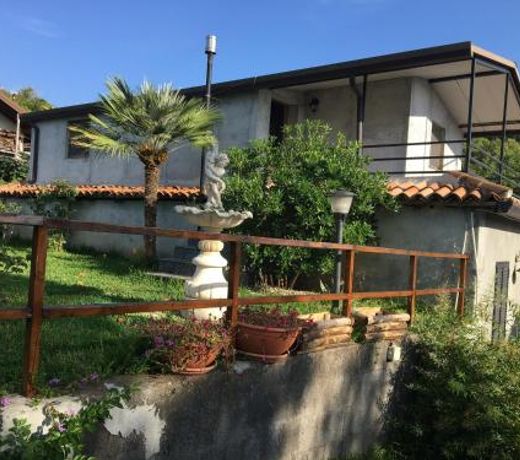 13 Via Pavone