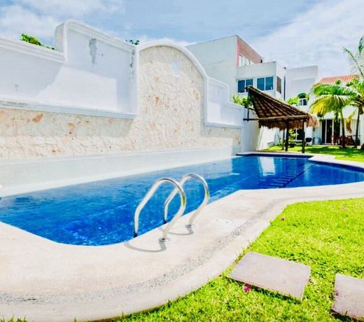 Executive Budget Room With Swimming Pool Air Conditioning and Parking
