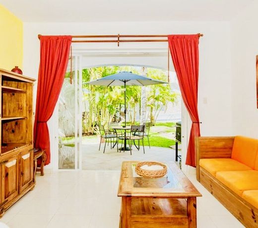 Executive Budget Room With Swimming Pool Air Conditioning and Parking
