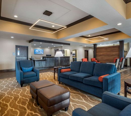 Comfort Inn & Suites Cedar Rapids CID Eastern Iowa Airport