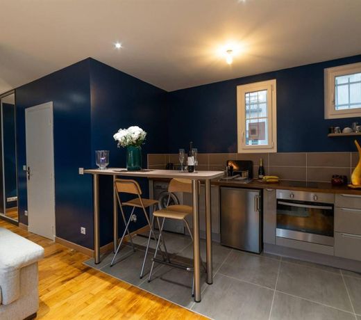 Saint Mande, Friendly Rentals