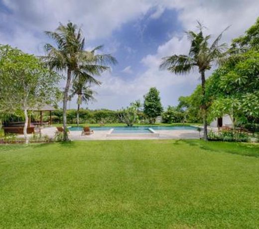 Kutus Kutus Ketewel Villa